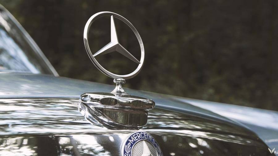 Логотип Mercedes-Benz 250 CE by Villner (W114) 1970 года  (фото 18 из 24)